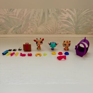Littlest Pet Shop Sunshine & Travels 2303 Giraffe 2304 Chow Chow 2305 Dragonfly